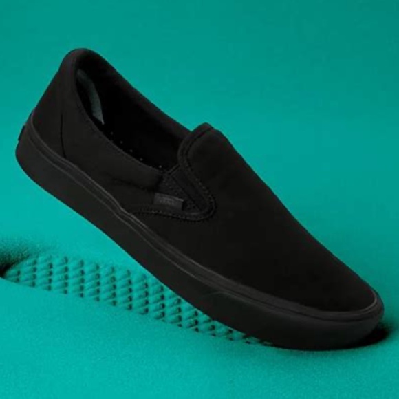 Vans Womens Comfycush Slip-on Shoes - Picture 1 of 8